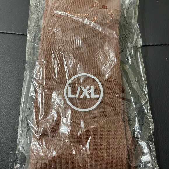 L/XL Women’s Compression Socks - Picture 4 of 5